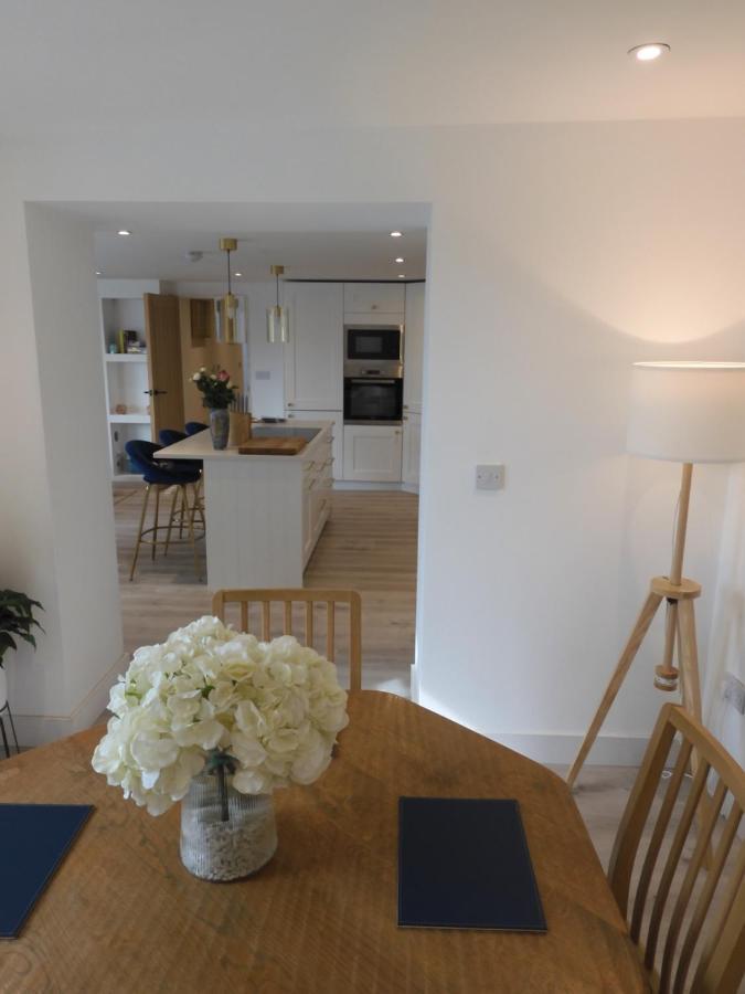Fabulous Ground Floor Apt Adjacent To Beach ロスナイグル エクステリア 写真