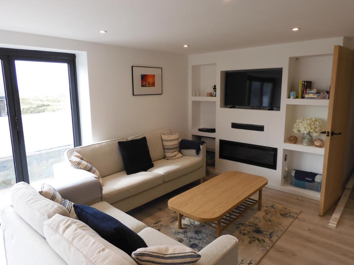 Fabulous Ground Floor Apt Adjacent To Beach ロスナイグル エクステリア 写真